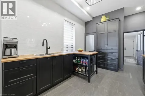 252 King Street West Hamilton ON L8P 1A9