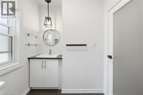252 King Street West Hamilton ON L8P 1A9