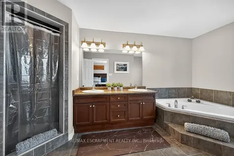 25 Southwood Crescent Haldimand ON N3W 0A6