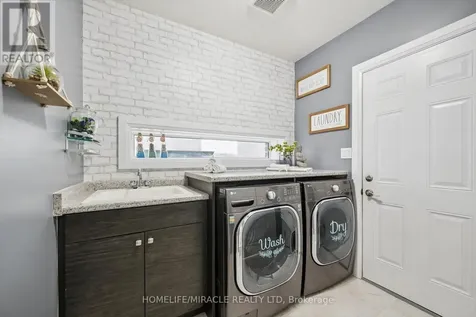 736 Wood Lily Street Waterloo ON N2V 0C3