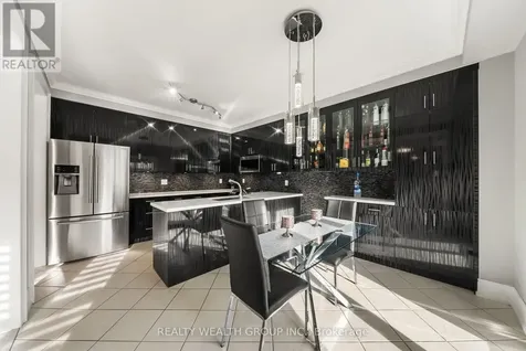 185 Regency View Heights Vaughan ON L6A 3V3