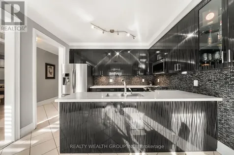 185 Regency View Heights Vaughan ON L6A 3V3