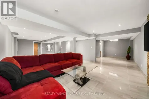 185 Regency View Heights Vaughan ON L6A 3V3