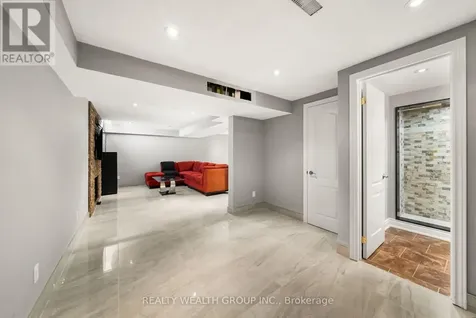 185 Regency View Heights Vaughan ON L6A 3V3