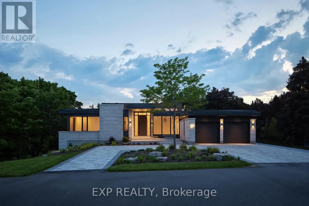 32 Clovelly Road Ottawa ON K1J 6M2