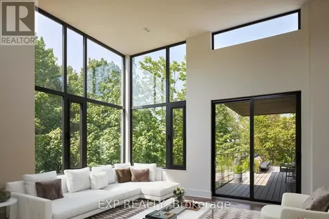 32 Clovelly Road Ottawa ON K1J 6M2