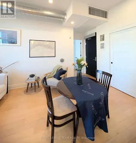 101 Pinhey Street Ottawa ON K1Y 1V9