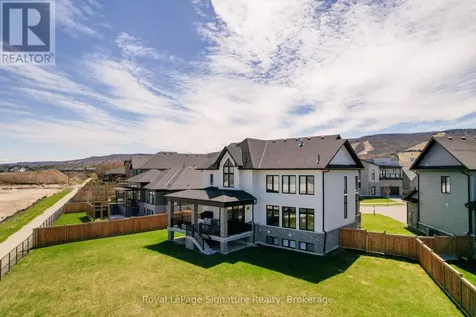 110 Cattail Crescent Blue Mountains ON L9Y 5L3