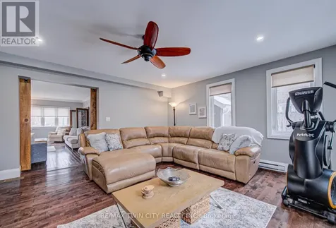 53 Lincoln Avenue Cambridge ON N1R 4W6