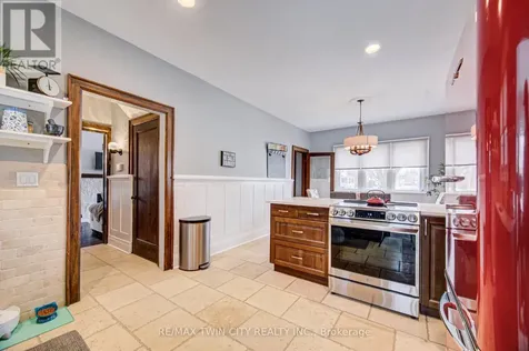 53 Lincoln Avenue Cambridge ON N1R 4W6