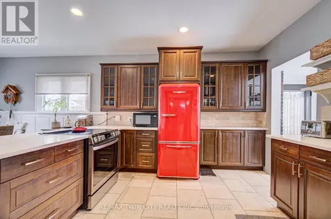 53 Lincoln Avenue Cambridge ON N1R 4W6