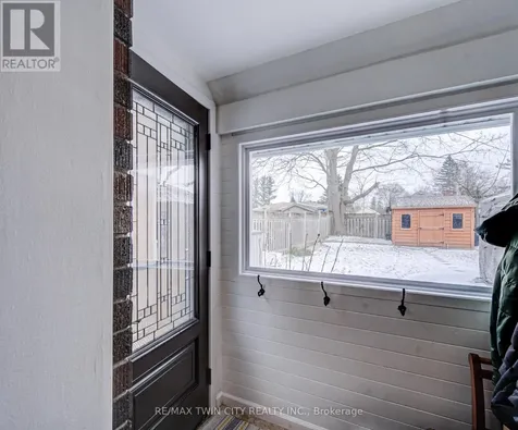 53 Lincoln Avenue Cambridge ON N1R 4W6
