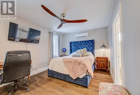 53 Lincoln Avenue Cambridge ON N1R 4W6