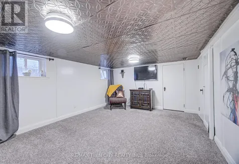 53 Lincoln Avenue Cambridge ON N1R 4W6