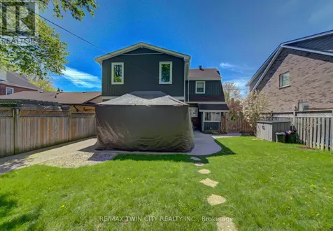53 Lincoln Avenue Cambridge ON N1R 4W6
