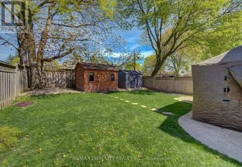 53 Lincoln Avenue Cambridge ON N1R 4W6