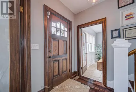 53 Lincoln Avenue Cambridge ON N1R 4W6