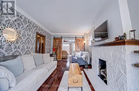53 Lincoln Avenue Cambridge ON N1R 4W6