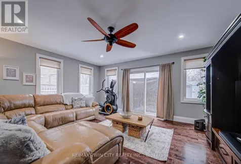 53 Lincoln Avenue Cambridge ON N1R 4W6