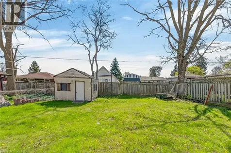 227 West 19th Street Hamilton ON L9C 4J3