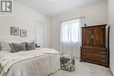 16 Beaverdams Drive Whitby ON L1P 0C4