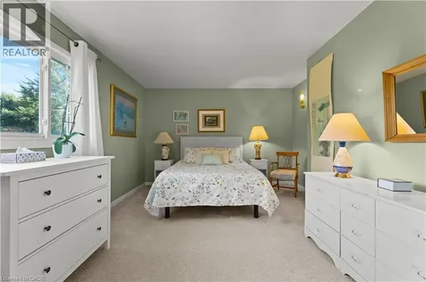1327 Pelham Street Fonthill ON L0S 1E0