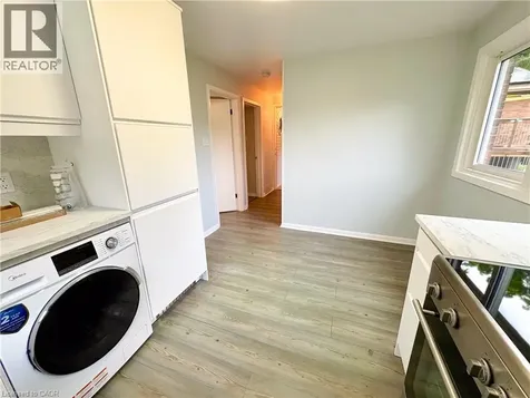 1327 Pelham Street Fonthill ON L0S 1E0