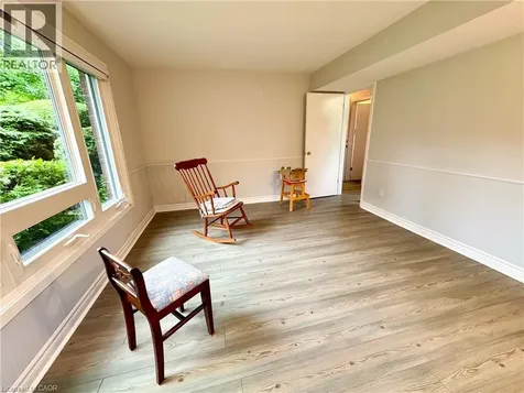 1327 Pelham Street Fonthill ON L0S 1E0