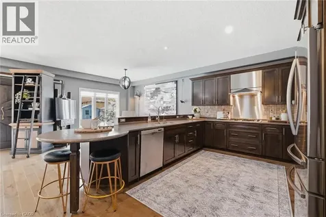 631 Woodlawn Place Waterloo ON N2T 0A1