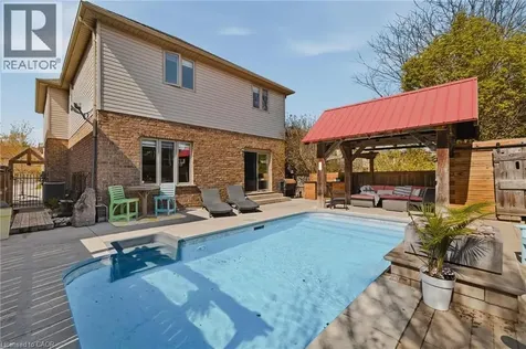 631 Woodlawn Place Waterloo ON N2T 0A1