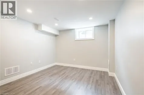 5482 Randolph Crescent Burlington ON L7L 3C5