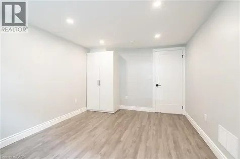 5482 Randolph Crescent Burlington ON L7L 3C5