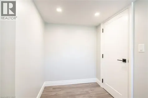 5482 Randolph Crescent Burlington ON L7L 3C5