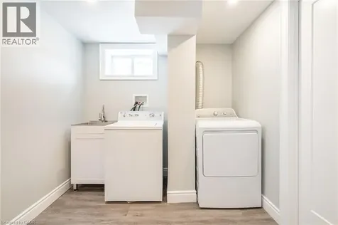 5482 Randolph Crescent Burlington ON L7L 3C5