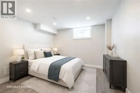 5482 Randolph Crescent Burlington ON L7L 3C5