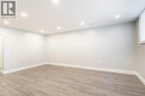 5482 Randolph Crescent Burlington ON L7L 3C5