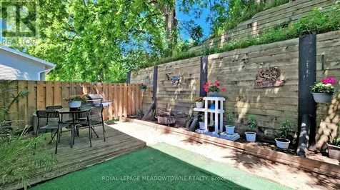 648 Doon Village Road Kitchener ON N2P 1A2