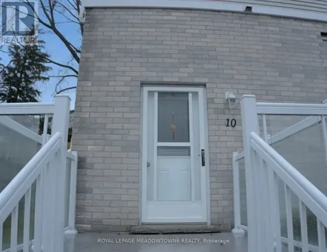 648 Doon Village Road Kitchener ON N2P 1A2