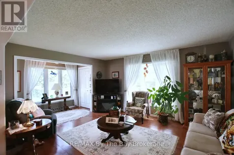 16 Indiana Avenue Wasaga Beach ON L9Z 3A8