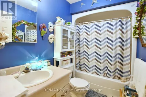 16 Indiana Avenue Wasaga Beach ON L9Z 3A8