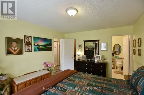 16 Indiana Avenue Wasaga Beach ON L9Z 3A8