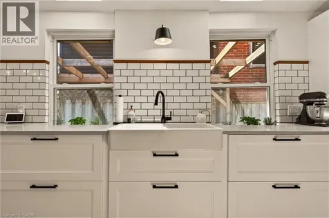32 Magill Street Hamilton ON L8R 2Y5