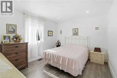 249 West 18th Street Hamilton ON L9C 4H1
