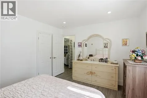 249 West 18th Street Hamilton ON L9C 4H1