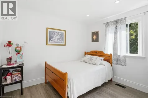 249 West 18th Street Hamilton ON L9C 4H1