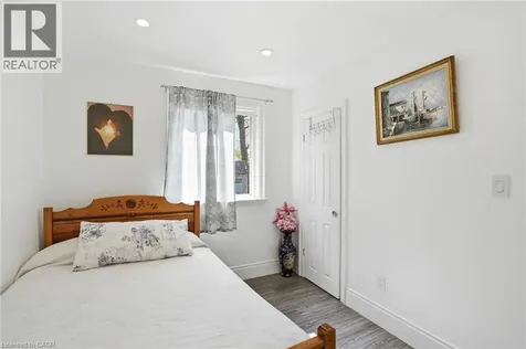 249 West 18th Street Hamilton ON L9C 4H1