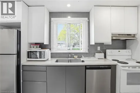 249 West 18th Street Hamilton ON L9C 4H1
