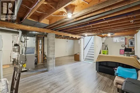 249 West 18th Street Hamilton ON L9C 4H1