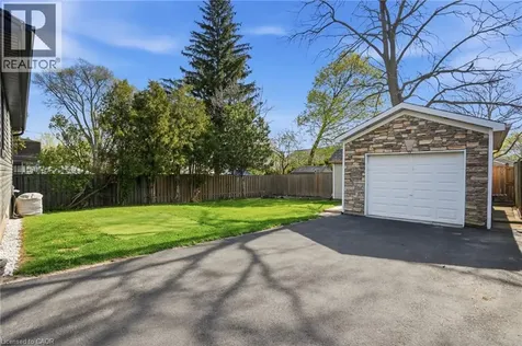 249 West 18th Street Hamilton ON L9C 4H1
