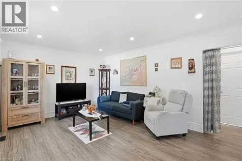 249 West 18th Street Hamilton ON L9C 4H1